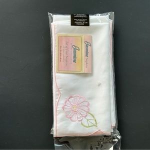 Jasmine Spring Collection napkin set of 4 white embroidered